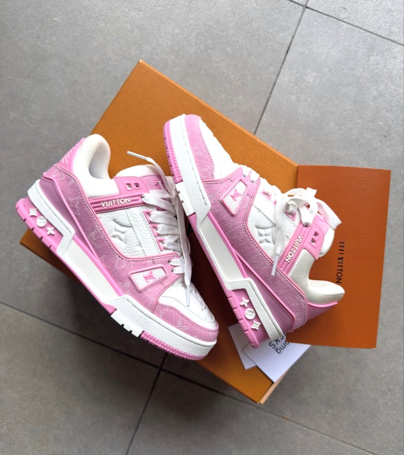 Luva Sneaker