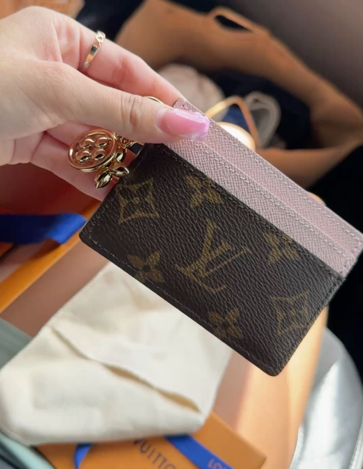 "LOUY" CARDHOLDER