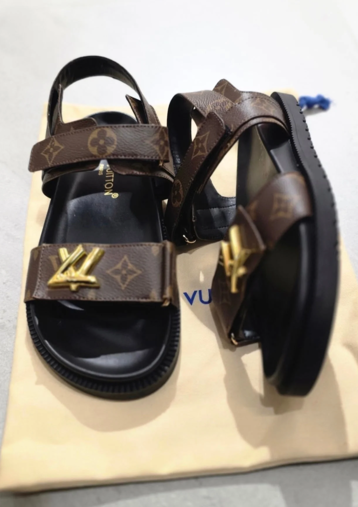 "LOUY BROWN" SANDALEN