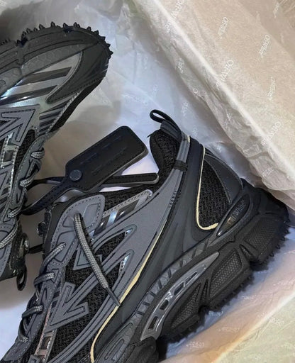 Of W Sneaker