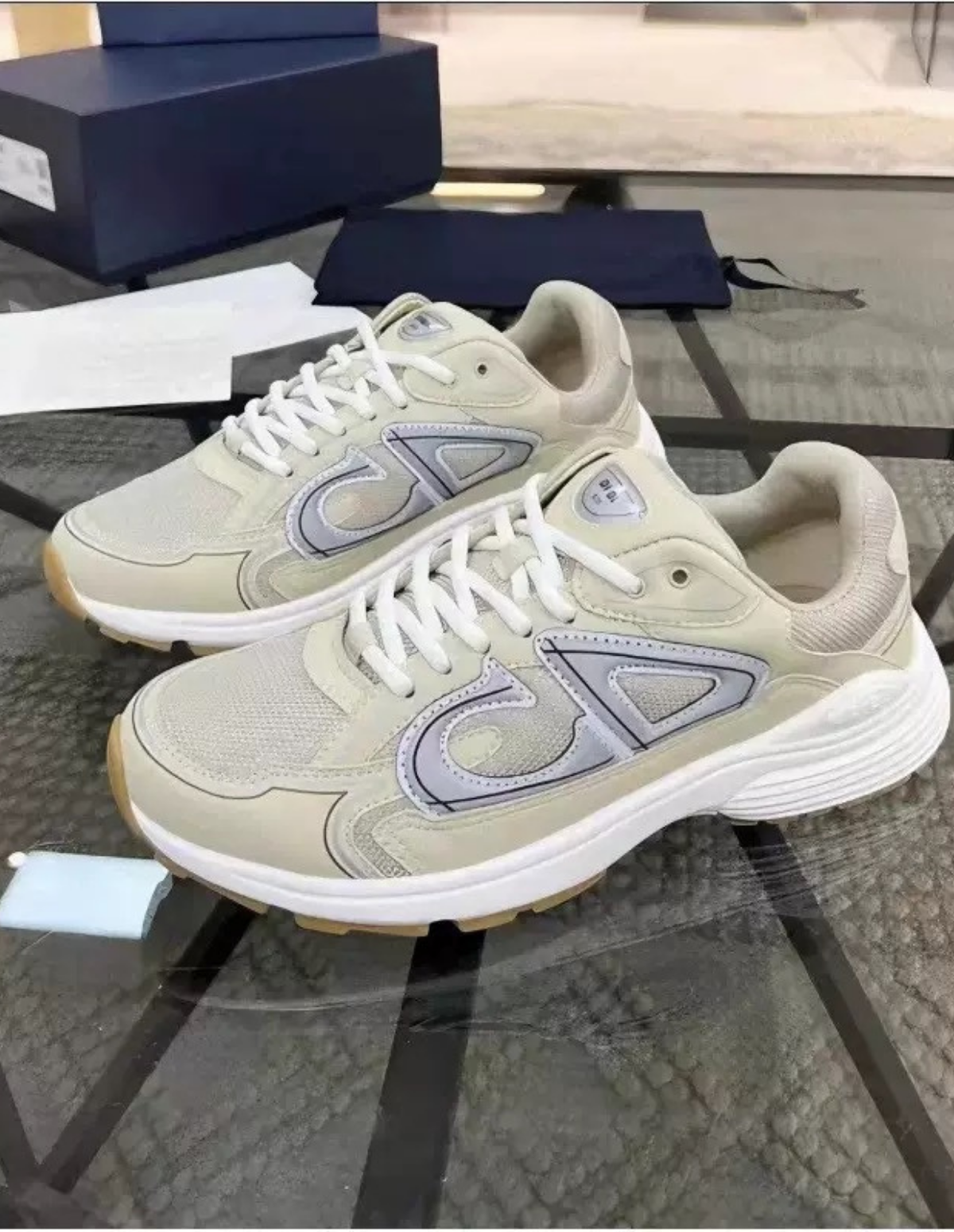 "CR" SNEAKER