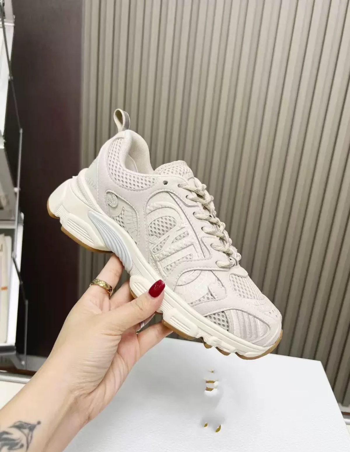 "CR" SNEAKER