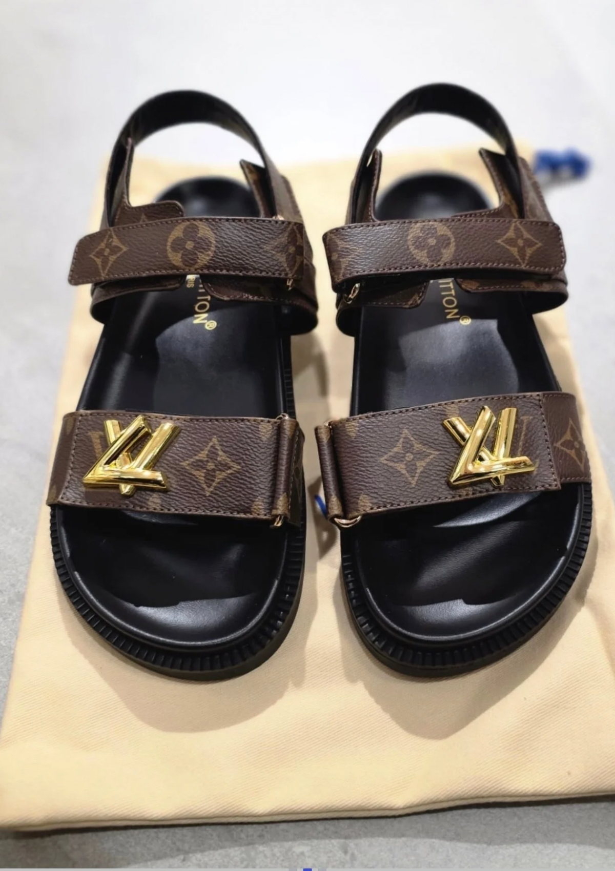 "LOUY BROWN" SANDALEN