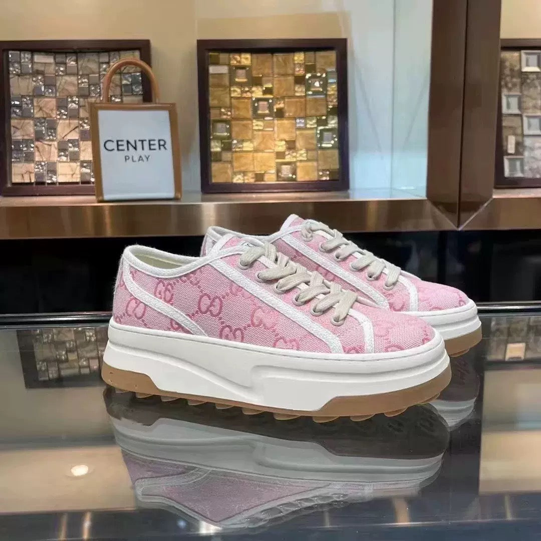 "GAII" SNEAKER