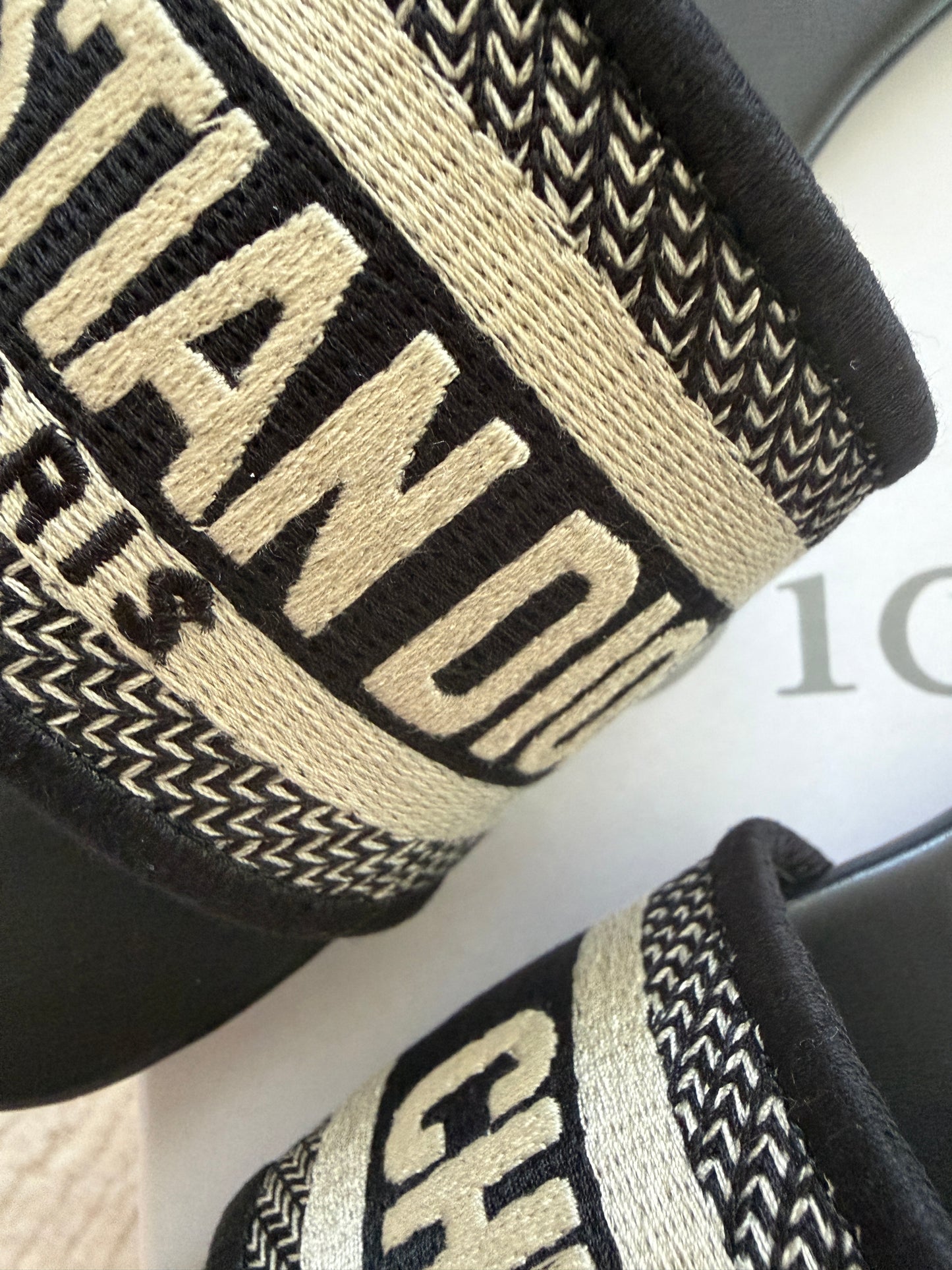"CHR DO" SANDALEN