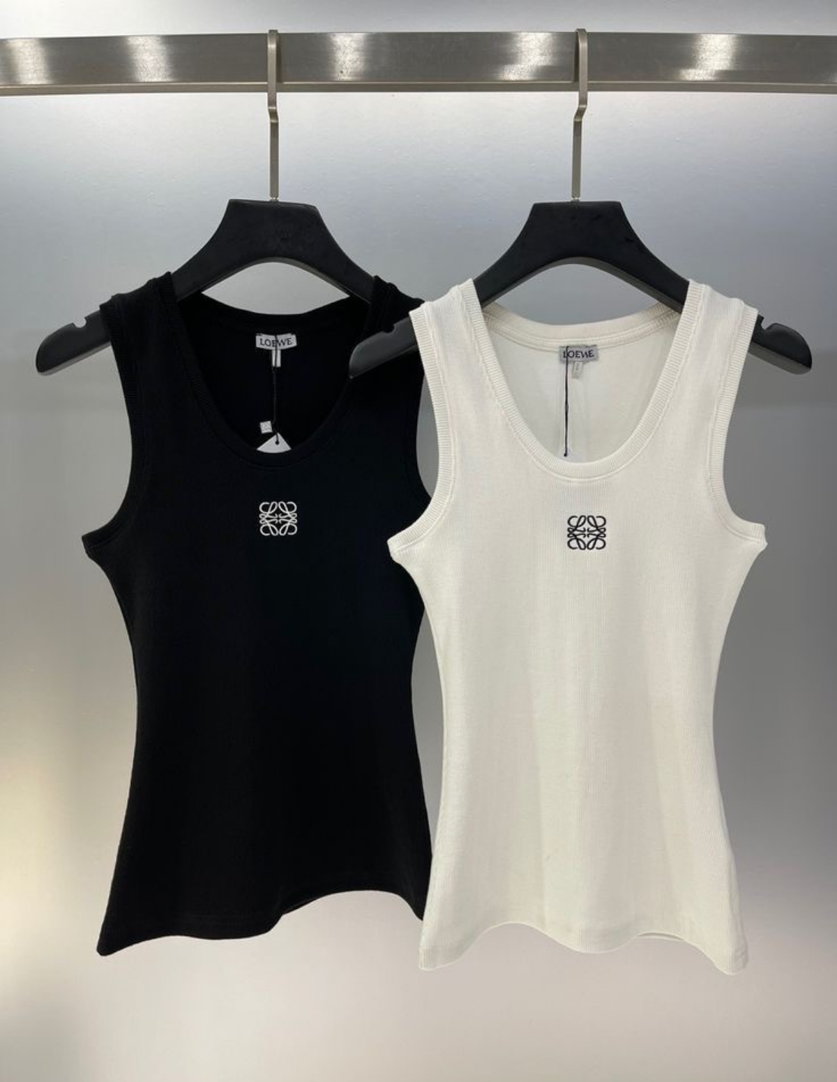 "LOWA" TOP