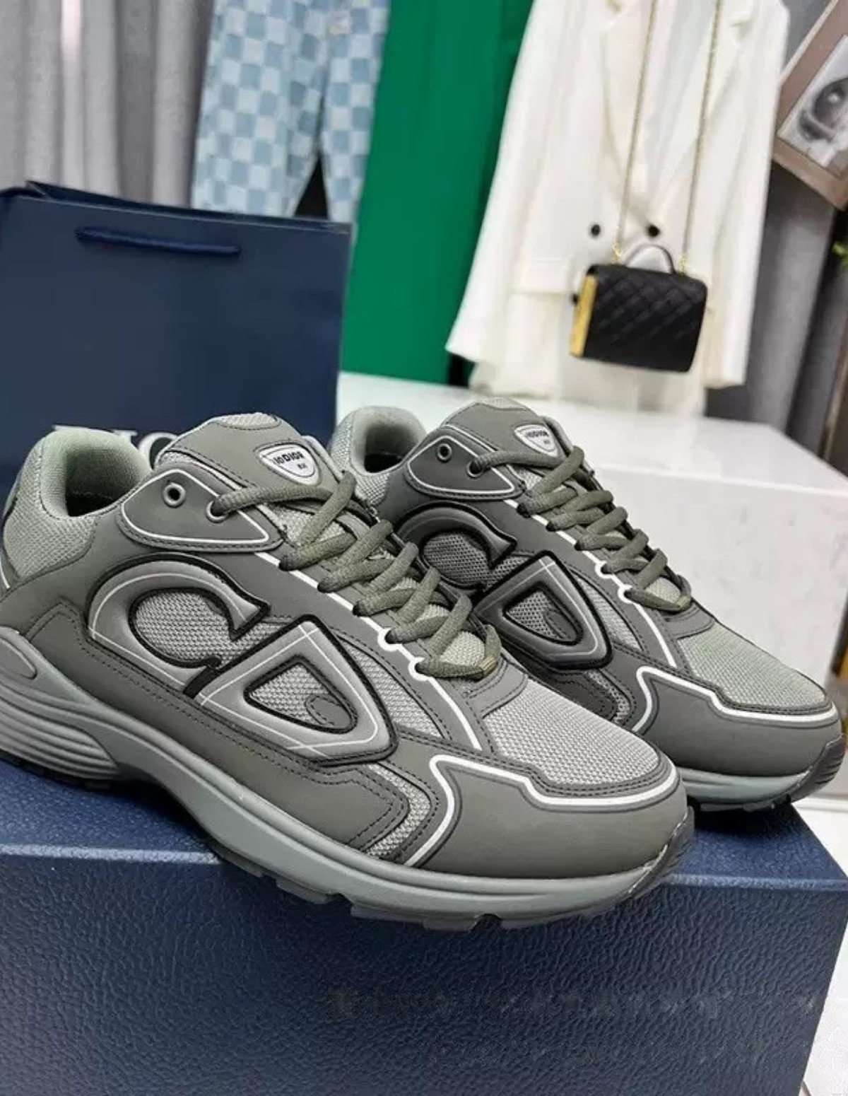 "CR" SNEAKER