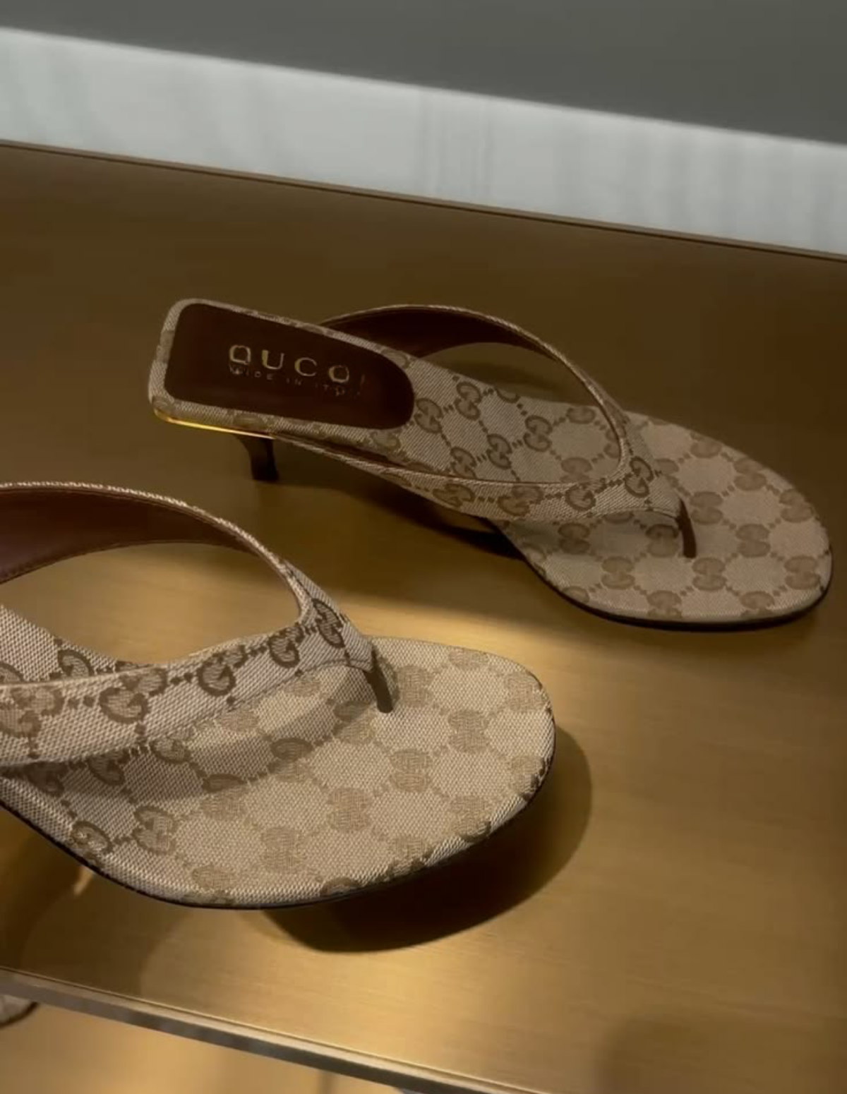 "GUII" KITTEN HEELS