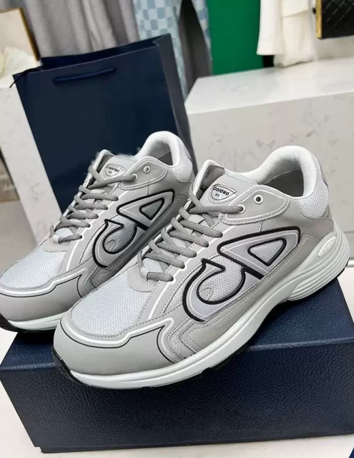 "CR" SNEAKER