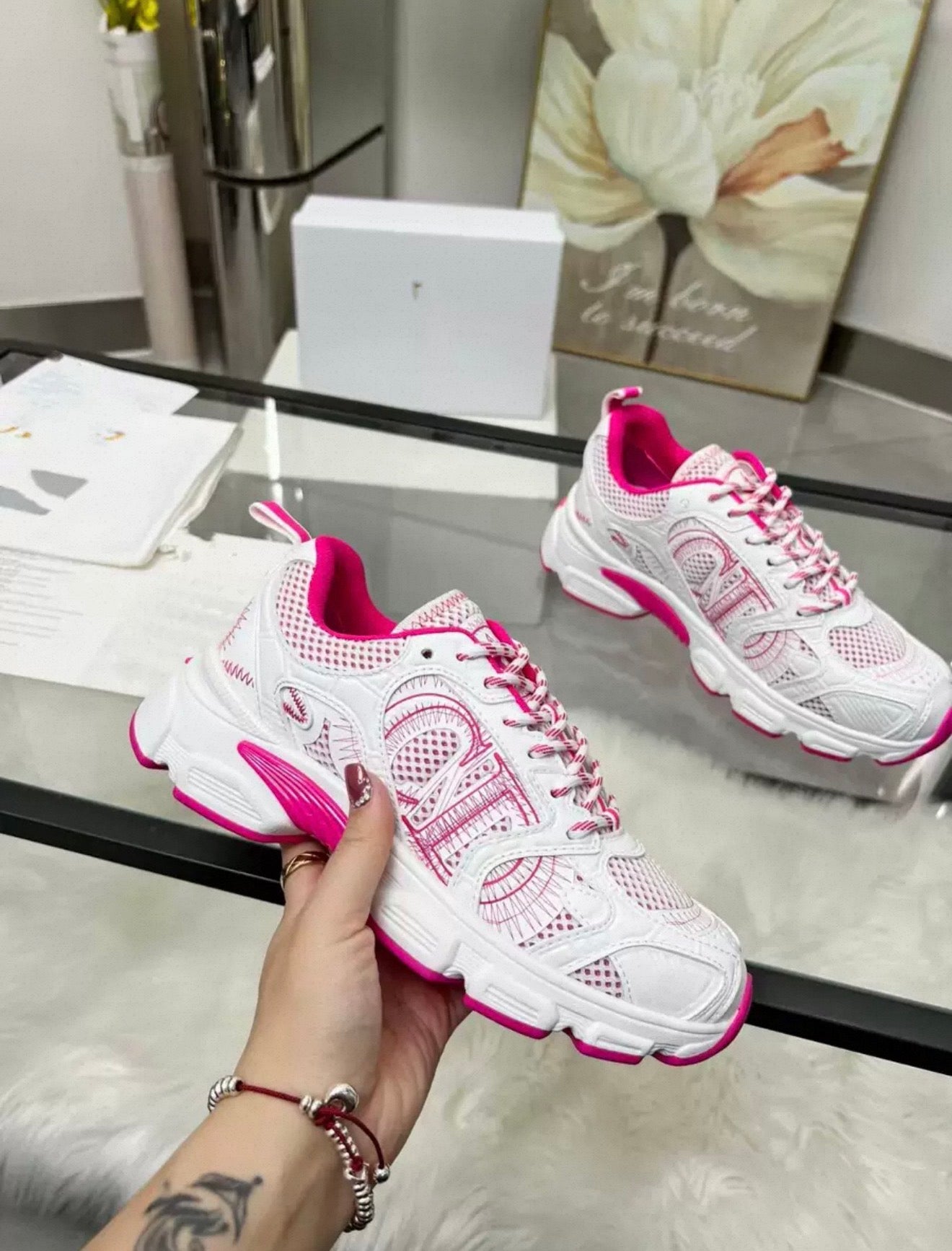"CR" SNEAKER