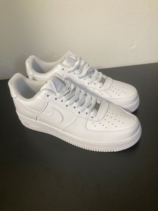 "NKI" SNEAKER