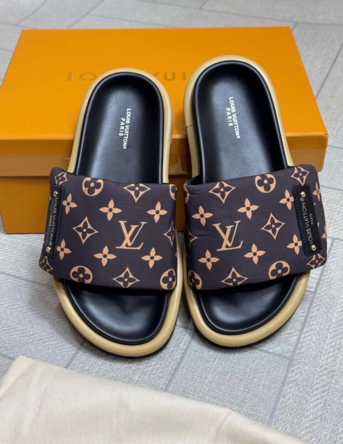 "LOUY" SANDALEN