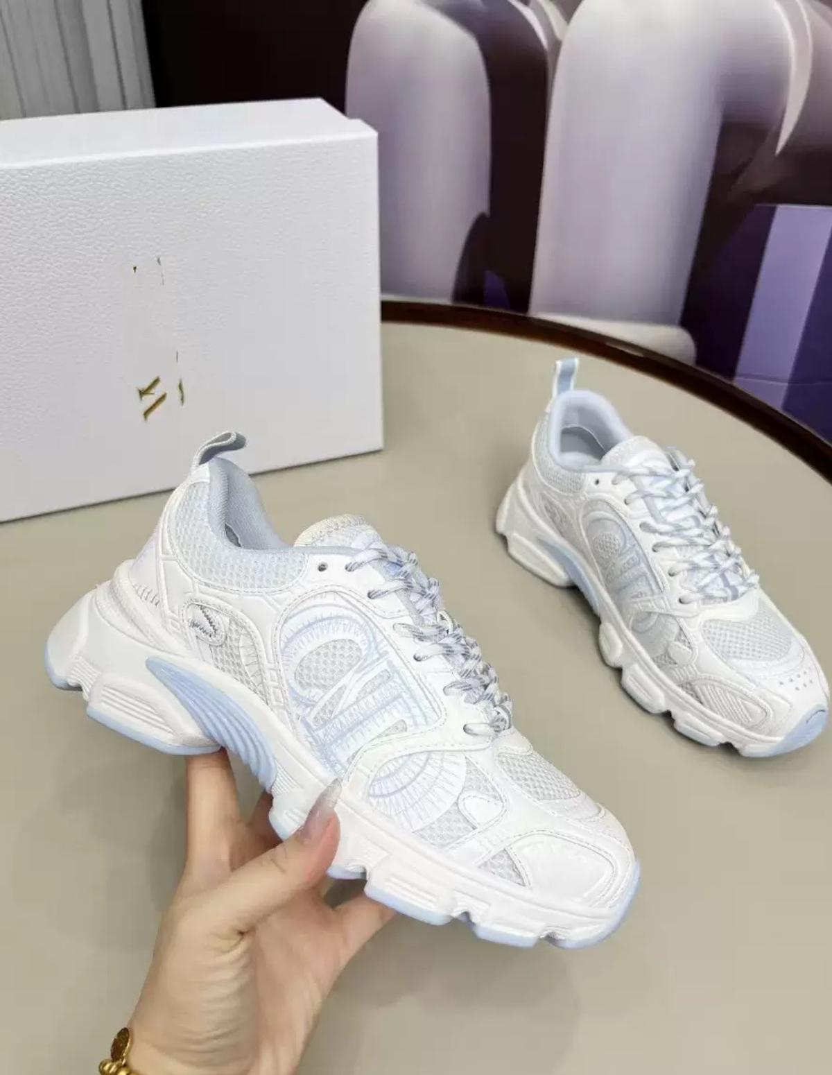 "CR" SNEAKER