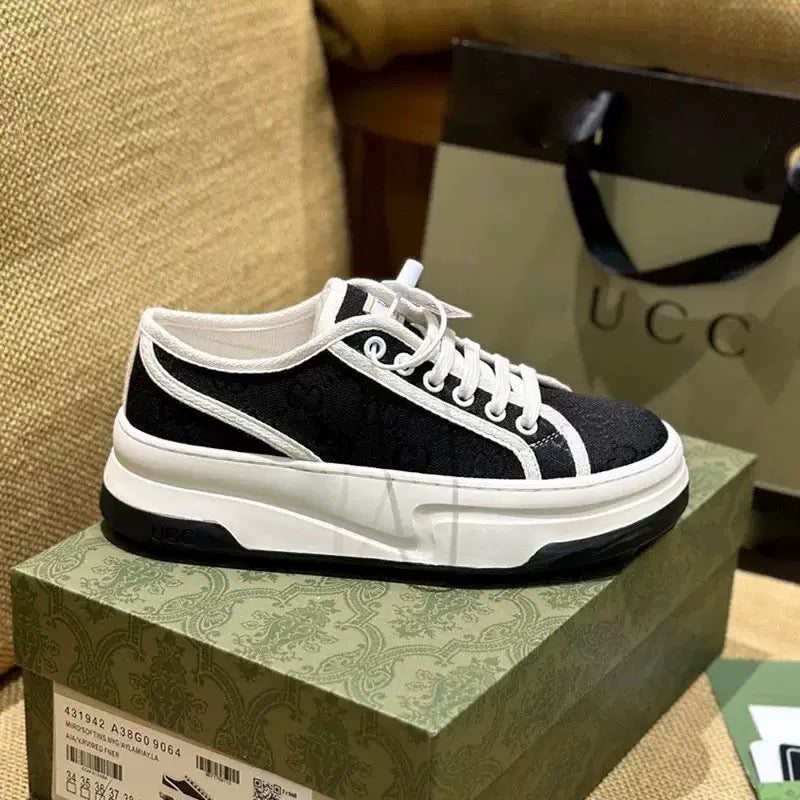 "GAII" SNEAKER