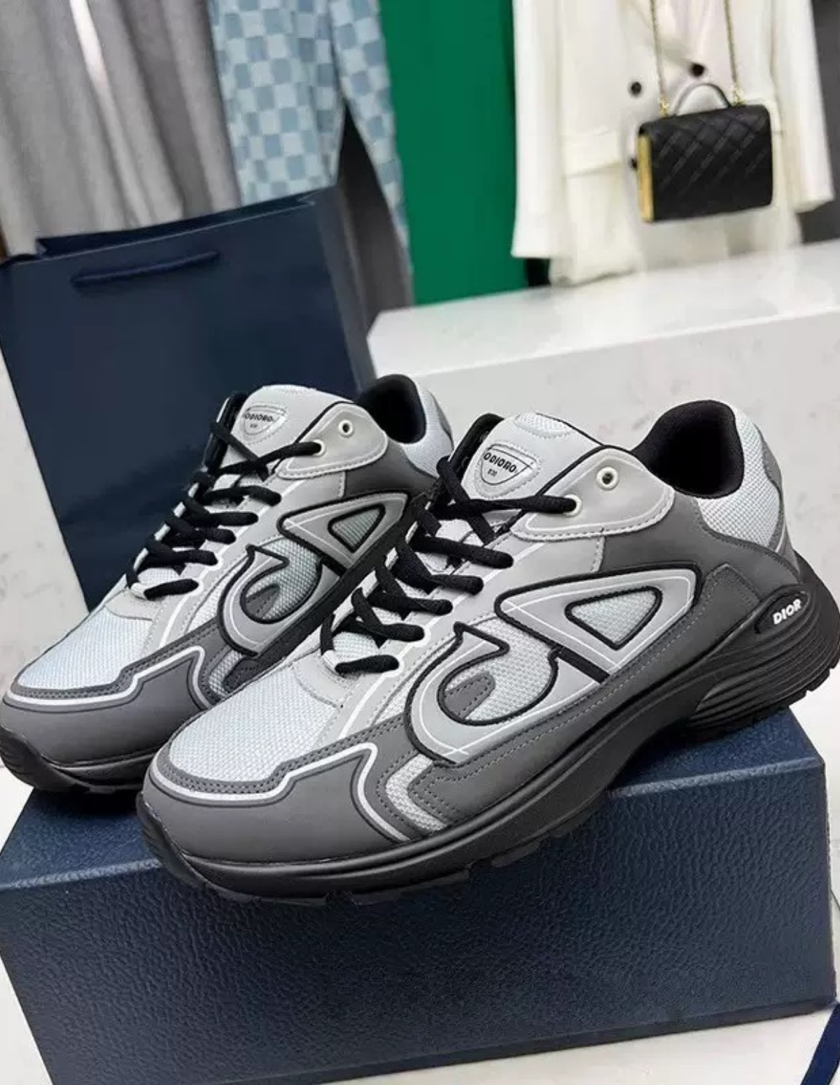 "CR" SNEAKER