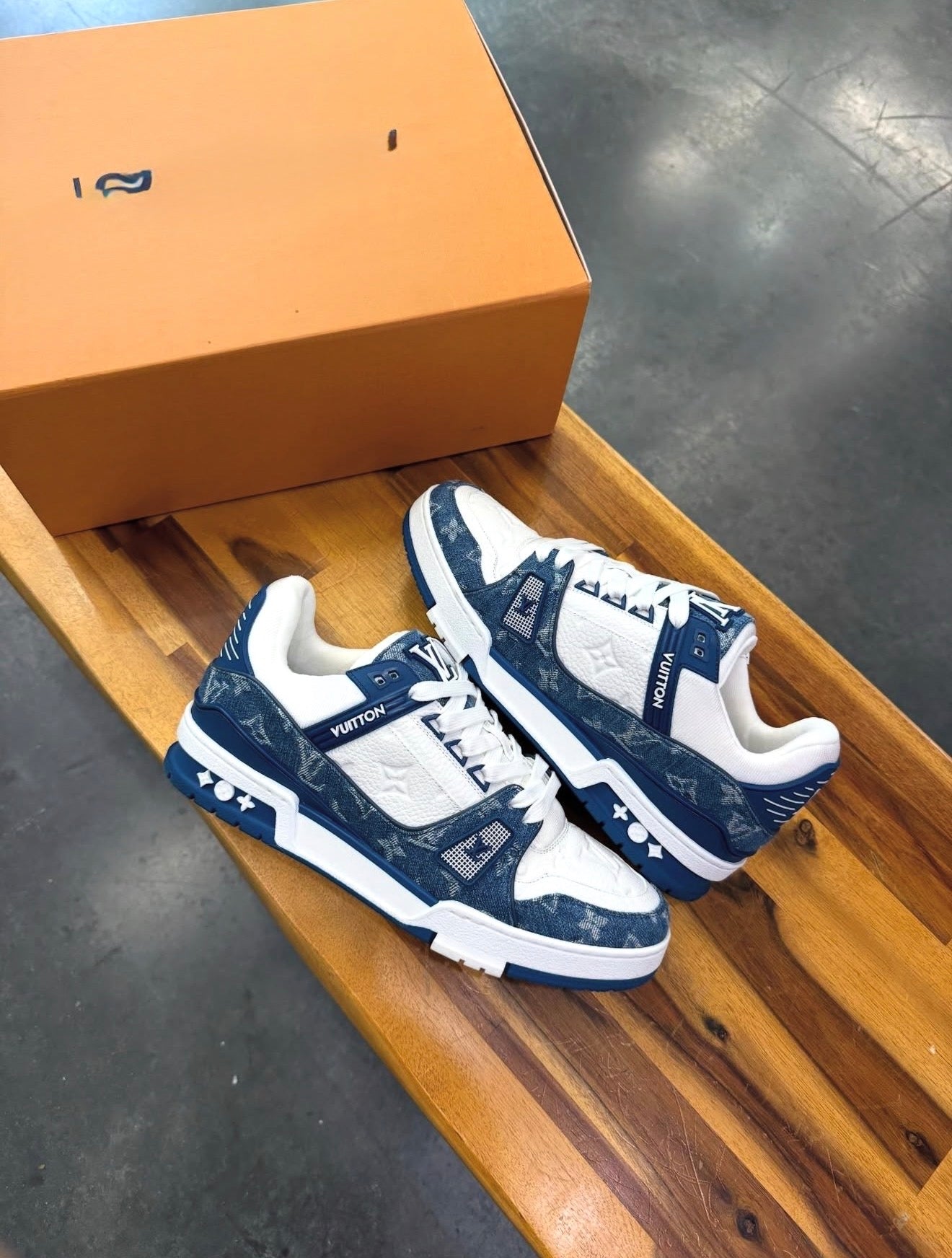 Luva Sneaker