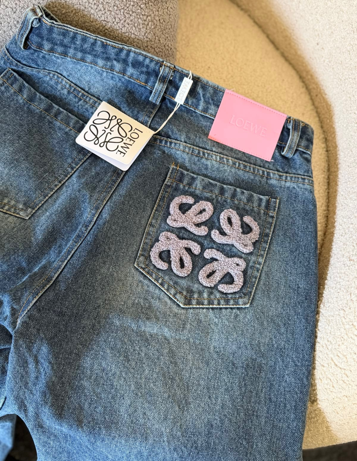"LOW" JEANS
