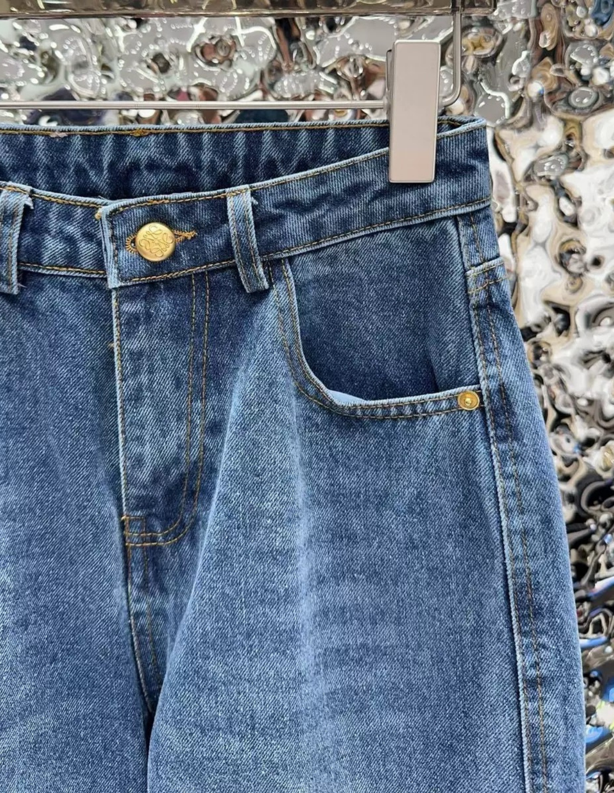 "LOW" JEANS