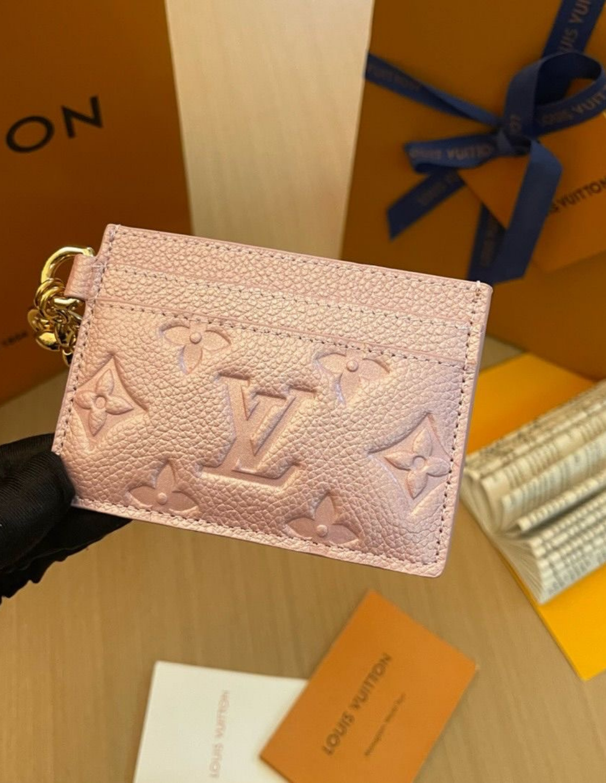 "LOUY" CARDHOLDER